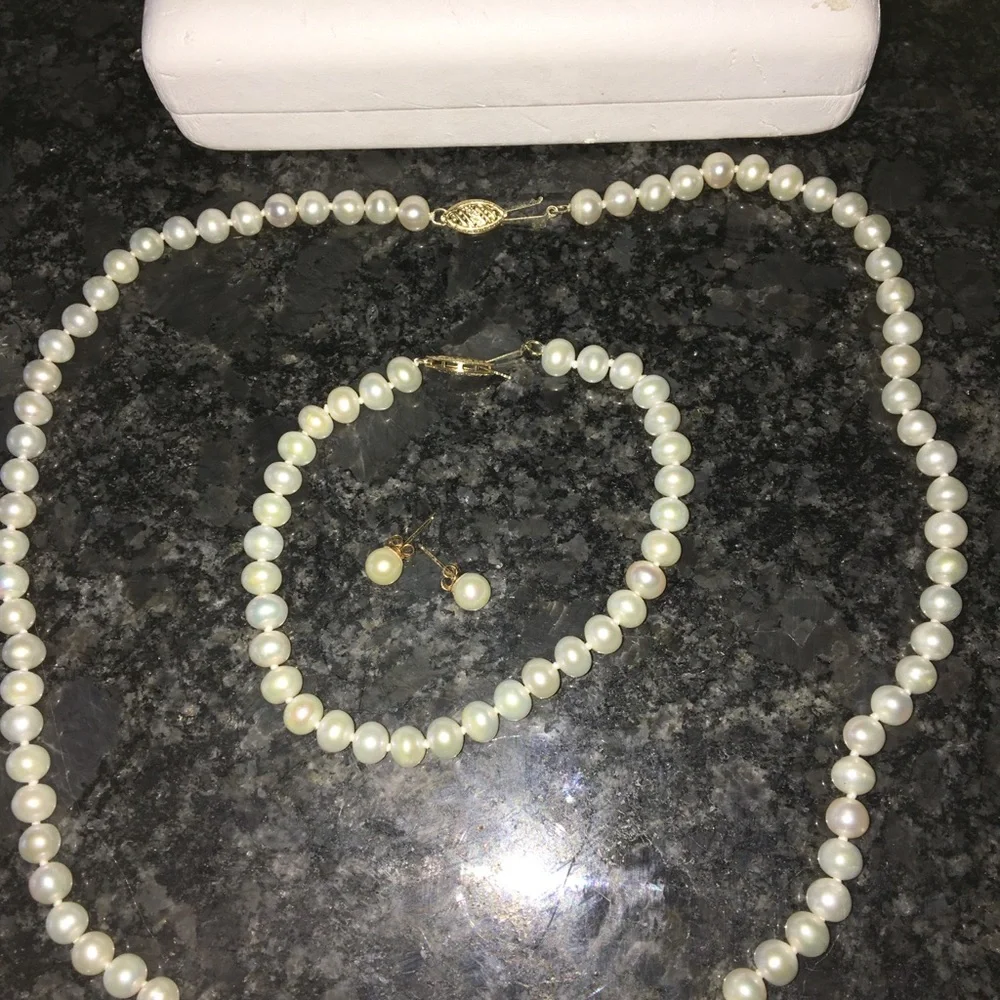 10K Gold White Freshwater Pearl Jewelry 3 pc Set - Picture 3 of 5